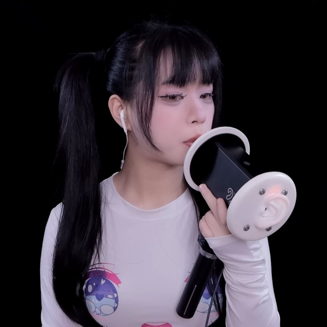 吃耳舔耳